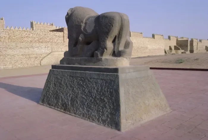 Framed Print : Statue of a lion overpowering a man Framed Print : Statue of a lion overpowering a man