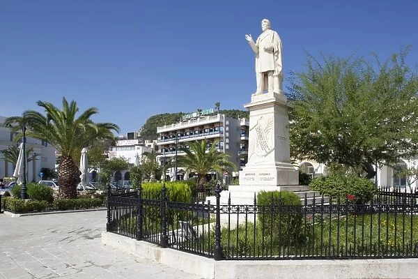 Statue in main square, Zakynthos Town, Zakynthos, Ionian Islands, Greek Islands