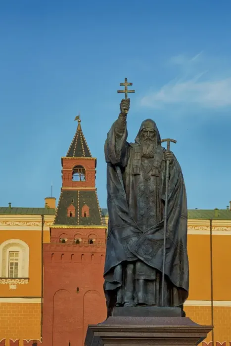 Framed Print : Statue of Patriarch Hermogenes in Alexander Gardens near the Kremlin, Moscow, Russia, Europe