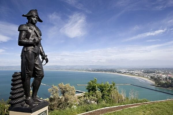 Statue at point where Cook first landed