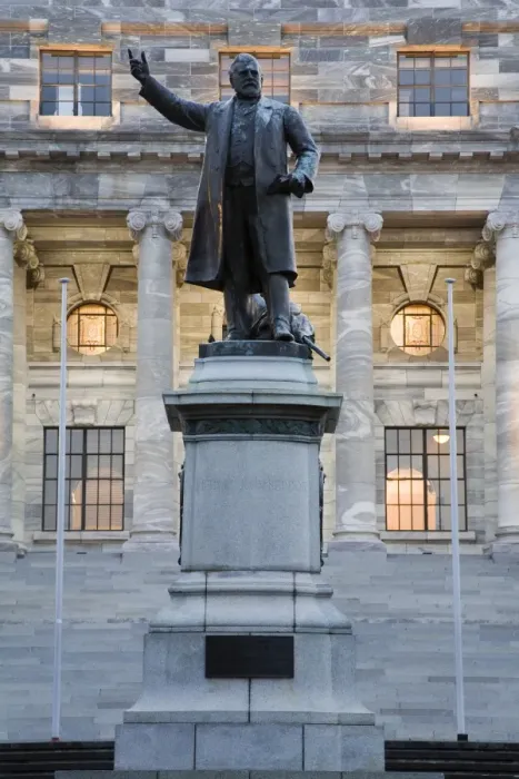 Framed Print : Statue of Richard John Seddon at the Parliament, Wellington, North Island Framed Print : Statue of Richard John Seddon at the Parliament, Wellington, North Island