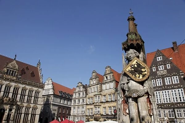 Statue of Roland, market square, UNESCO World Heritage Site, Bremen, Germany, Europe