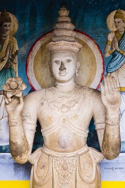 Statue at Ruvanvelisaya Dagoba, Mahavihara (The Great Monastery), Anuradhapura, UNESCO World Heritage Site, Cultural Triangle, Sri Lanka, Asia