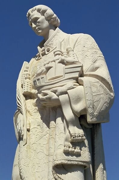 Statue of Sao Vicente in Lisbon