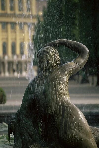 Statue, Schonbrunn Palace, UNESCO World Heritage Site, Vienna, Austria, Europe