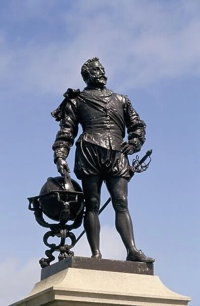 Statue of Sir Francis Drake, Plymouth, Devon, England, United Kingdom, Europe