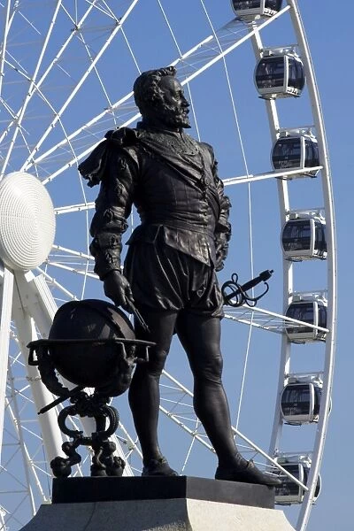 Statue of Sir Francis Drake, Plymouth Hoe, Plymouth, Devon, England, United Kingdom