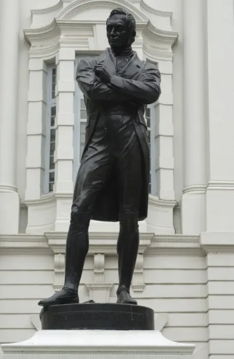 Framed Print : Statue of Sir Stamford Raffles outside the Victoria Concert Hall Framed Print : Statue of Sir Stamford Raffles outside the Victoria Concert Hall