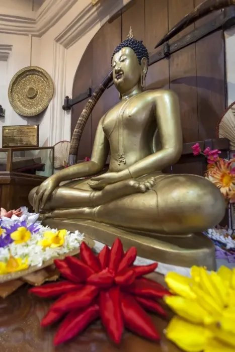 Framed Print : Statue of sitting Buddha, Temple of the Sacred Tooth Relic, Kandy, UNESCO World Heritage Site, Sri Lanka, Asia Framed Print : Statue of sitting Buddha, Temple of the Sacred Tooth Relic, Kandy, UNESCO World Heritage Site, Sri Lanka, Asia