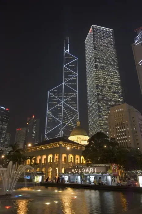 Framed Print : Statue Square, Old Supreme Court Building in front of the Bank of China Tower Framed Print : Statue Square, Old Supreme Court Building in front of the Bank of China Tower