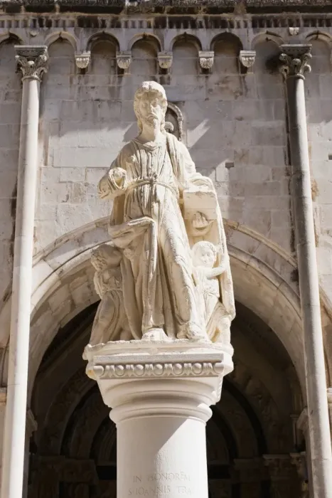 Framed Print : Statue of St. Lawrence, St. Lawrence Square, Trogir, UNESCO World Heritage Site, Dalmatia, Croatia, Europe Framed Print : Statue of St. Lawrence, St. Lawrence Square, Trogir, UNESCO World Heritage Site, Dalmatia, Croatia, Europe