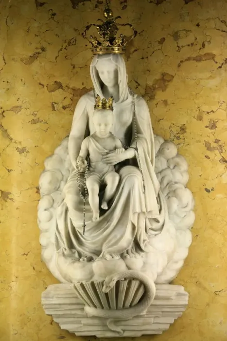 Framed Print : Statue of Virgin and Child, Milan, Lombardy, Italy, Europe Framed Print : Statue of Virgin and Child, Milan, Lombardy, Italy, Europe