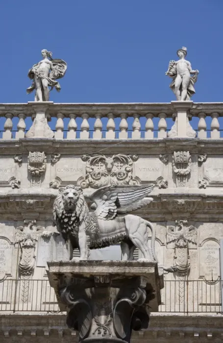 Framed Print : Statue of winged Venetian lion in front of Palazzo Maffei, Verona, Veneto, Italy, Europe Framed Print : Statue of winged Venetian lion in front of Palazzo Maffei, Verona, Veneto, Italy, Europe