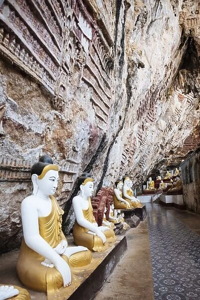 Statues of Buddha, Kaw Gon Cave, Hpa-an, Kayin State, Myanmar (Burma), Asia
