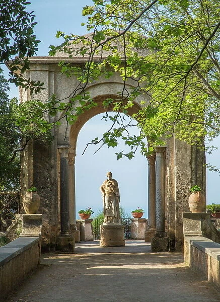 Statues on the Infinity Terrace, Villa Cimbrone, Ravello, Amalfi Coast, UNESCO World Heritage Site, Campania, Italy, Mediterranean, Europe