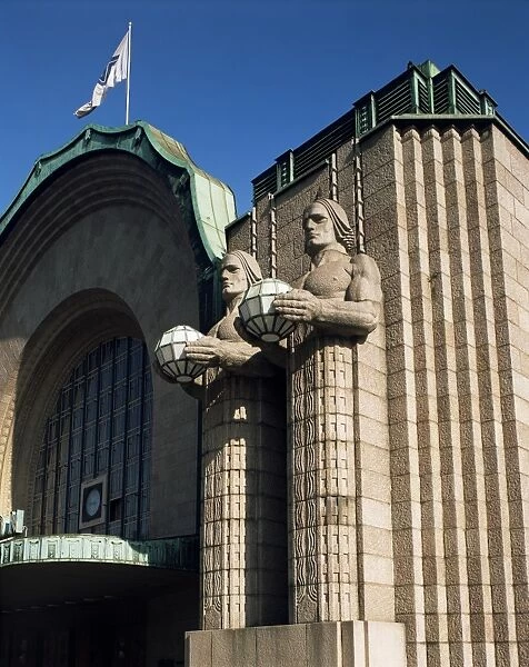 Statues on front of the railway station, Helsinki, Finland, Scandinavia, Europe