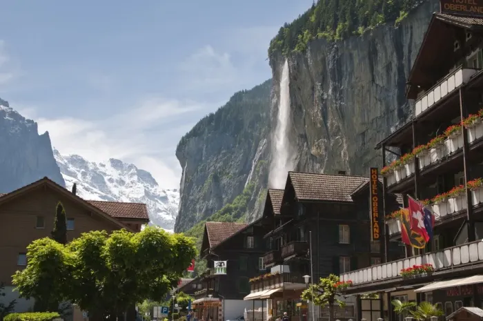 Framed Print : Staubbach Falls in Lauterbrunnen, Jungfrau Region, Switzerland, Europe Framed Print : Staubbach Falls in Lauterbrunnen, Jungfrau Region, Switzerland, Europe