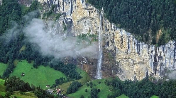 Staubbach Waterfall, Lauterbrunnen, Bernese Oberland, Switzerland, Europe