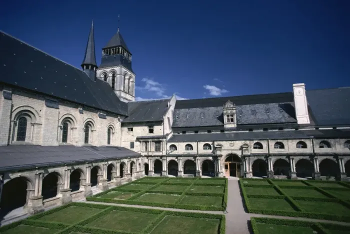 Framed Print : Ste. -Marie Cloisters at the abbey of Fontevraud, Pays de la Loire, France, Europe
