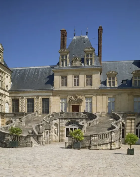 Framed Print : Steps up to the Palace at Fontainebleau, UNESCO World Heritage Site, Seine-et-Marne Framed Print : Steps up to the Palace at Fontainebleau, UNESCO World Heritage Site, Seine-et-Marne