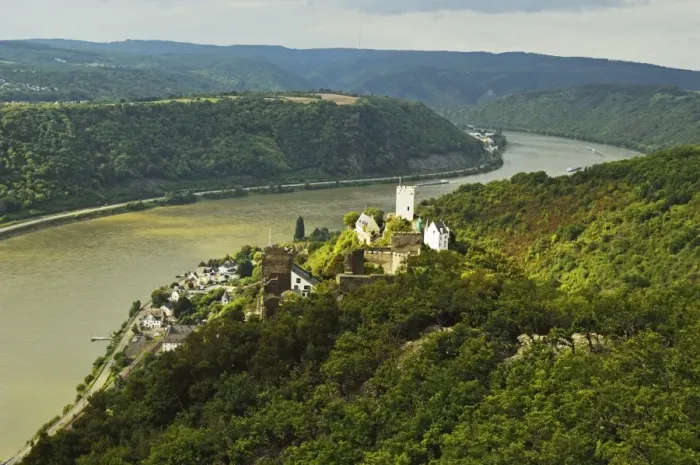 Framed Print : Sterrenberg Castle and River Rhine, Rhineland-Palatinate, Germany, Europe Framed Print : Sterrenberg Castle and River Rhine, Rhineland-Palatinate, Germany, Europe