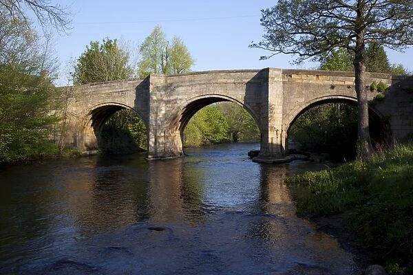 Stone Arch Bridge over Derwent River, Baslow, Derbyshire, England, United Kingdom, Europe