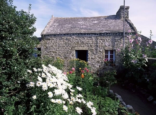 Stone cottage, Ile d Ouessant, Finistere, Brittany, France, Europe