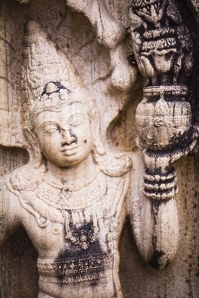 Stone guardian statue, Vatadage (Circular Relic House), Polonnaruwa Quadrangle, UNESCO World Heritage Site, Sri Lanka, Asia