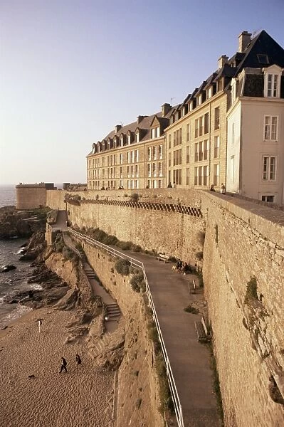 Stone ramparts of one-time pirate base, St. Malo, Brittany, France, Europe