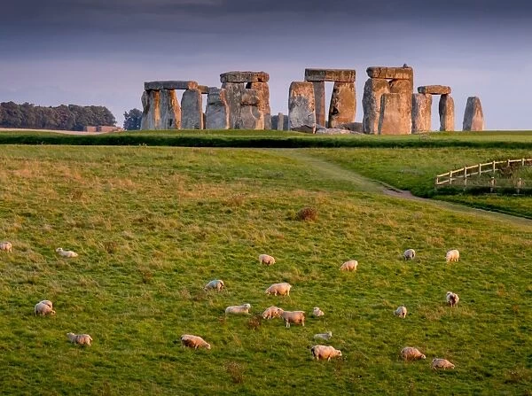 Stonehenge, UNESCO World Heritage Site, Salisbury Plain, Wiltshire, England, United Kingdom