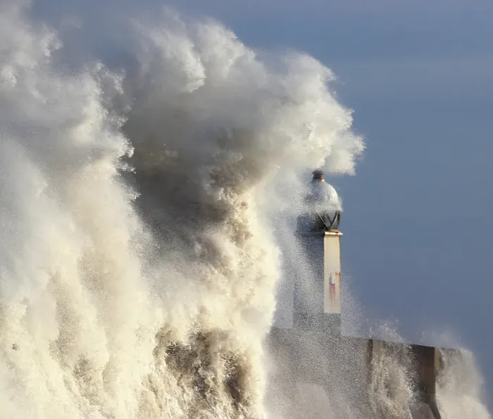 Framed Print : Storm waves (Storm Eowyn), Porthcawl Pier, South Wales, United Kingdom