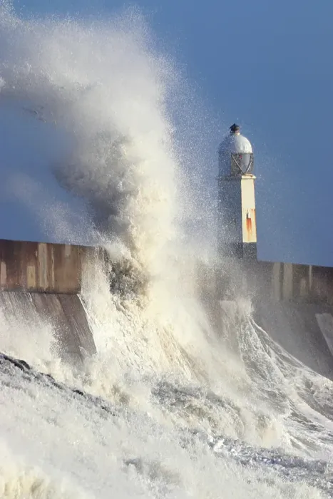 Framed Print : Storm waves (Storm Eowyn), Porthcawl Pier, South Wales, United Kingdom