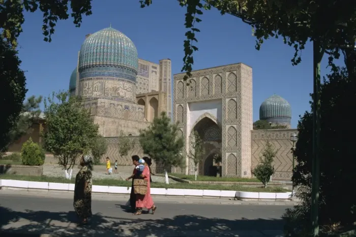 Framed Print : On the street in front of Bibi-Khanym Mosque Framed Print : On the street in front of Bibi-Khanym Mosque