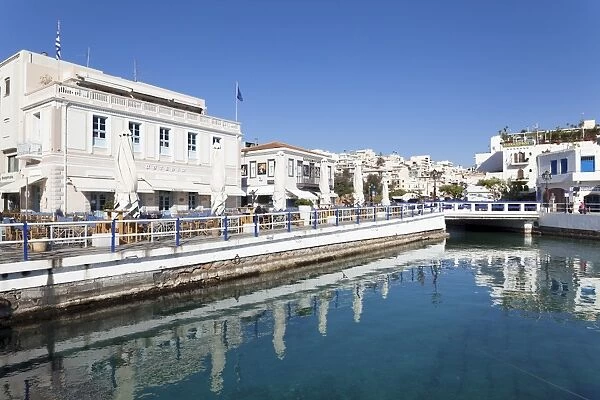 Street cafes at the harbour, Agios Nikolaos, Lasithi, Crete, Greek Islands, Greece, Europe