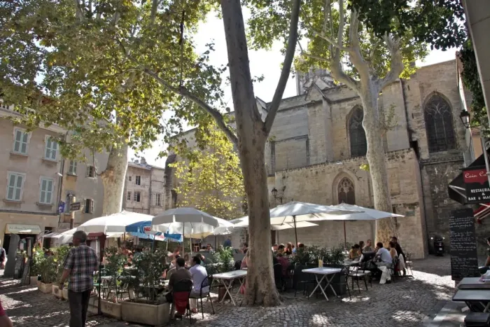 Framed Print : Street cafes in the old city of Avignon, Vaucluse, Provence, France, Europe Framed Print : Street cafes in the old city of Avignon, Vaucluse, Provence, France, Europe