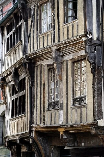 Street of half timbered houses, Dinan, Cotes-d Armor, Brittany (Bretagne)