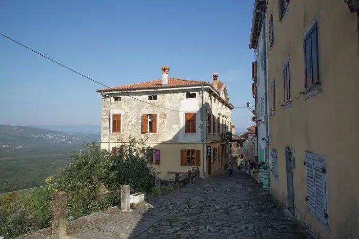 Framed Print : Street Scene, Motovun, Central Istria, Croatia, Europe