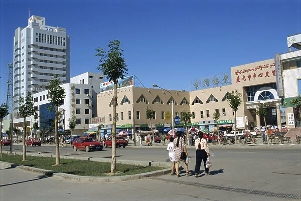 Street scene in the new wealthy town of Kuytun in Xinjiang, China, Asia