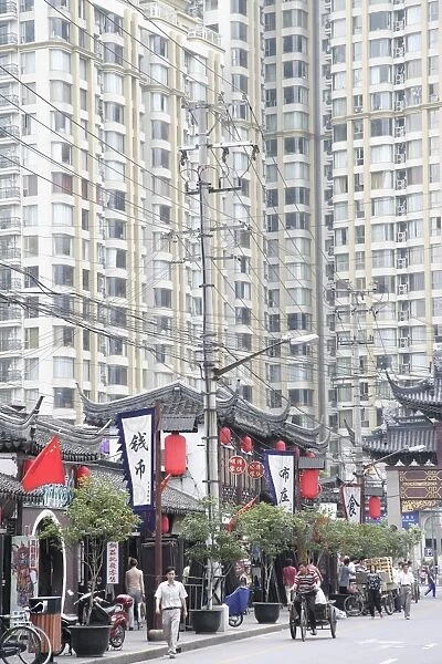 Street scene, Shanghai, China, Asia