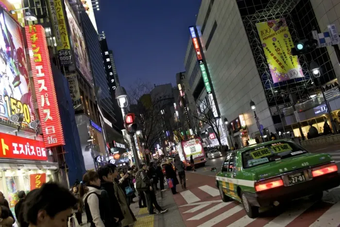 Framed Print : Street scene, Shibuya, Tokyo, Japan, Asia Framed Print : Street scene, Shibuya, Tokyo, Japan, Asia