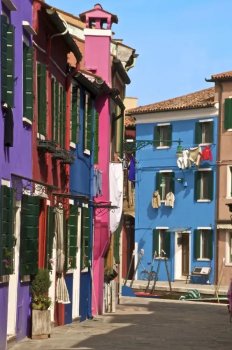Framed Print : A street with washing drying at windows, Burano Island, Venice, Veneto, Italy, Europe Framed Print : A street with washing drying at windows, Burano Island, Venice, Veneto, Italy, Europe