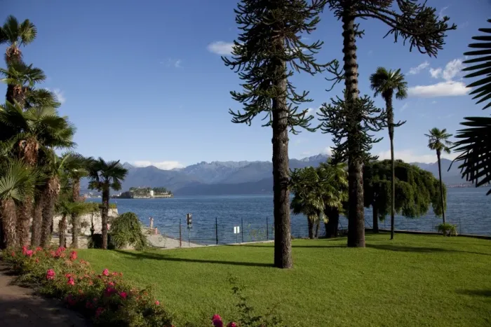 Framed Print : Stresa, Lake Maggiore, Italian Lakes, Piedmont, Italy, Europe Framed Print : Stresa, Lake Maggiore, Italian Lakes, Piedmont, Italy, Europe