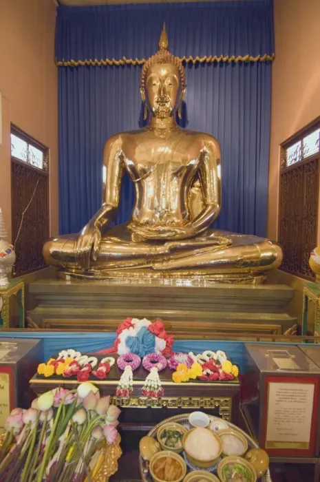 Framed Print : Sukhothai Traimit, solid gold Buddha, 15 feet high and weighing 5. 5 tons Framed Print : Sukhothai Traimit, solid gold Buddha, 15 feet high and weighing 5. 5 tons