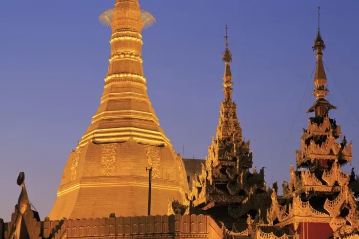 Framed Print : Sule Pagoda, Yangon (Rangoon), Myanmar (Burma), Asia Framed Print : Sule Pagoda, Yangon (Rangoon), Myanmar (Burma), Asia