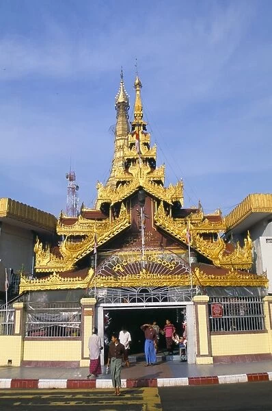 Sule Pagoda, Yangon (Rangoon), Myanmar (Burma), Asia