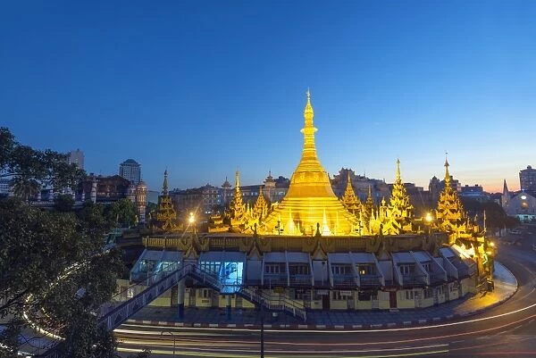 Sule Paya (Sule Pagoda), Yangon (Rangoon), Myanmar (Burma), Asia