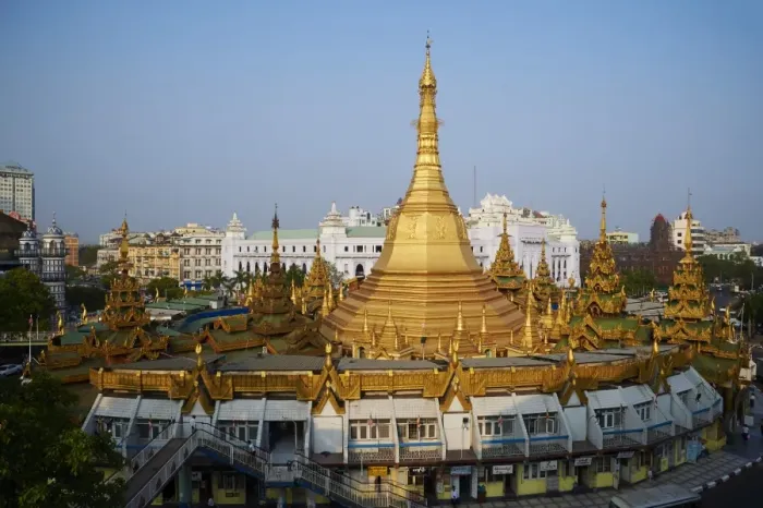 Framed Print : Sule Paya, Yangon (Rangoon), Myanmar (Burma), Asia Framed Print : Sule Paya, Yangon (Rangoon), Myanmar (Burma), Asia