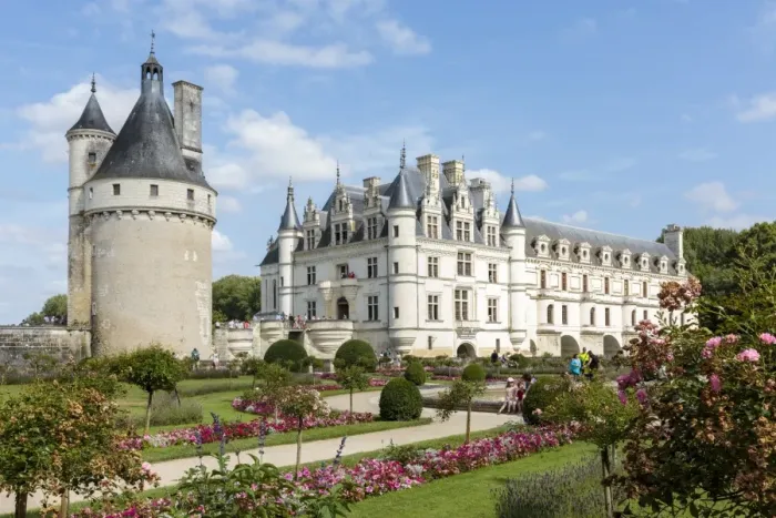 Framed Print : Summer flowers in the park of Chenonceau castle, UNESCO World Heritage Site, Chenonceaux Framed Print : Summer flowers in the park of Chenonceau castle, UNESCO World Heritage Site, Chenonceaux
