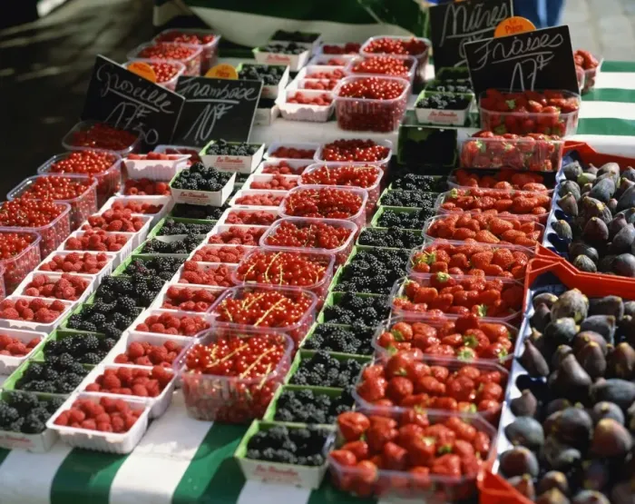 Framed Print : Summer fruit, market, Rue Mouffetard, Paris, France, Europe Framed Print : Summer fruit, market, Rue Mouffetard, Paris, France, Europe