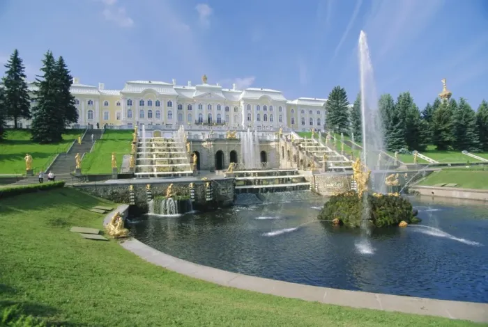 Framed Print : Summer Palace, Petrodvorets (Peterhof), near St Framed Print : Summer Palace, Petrodvorets (Peterhof), near St